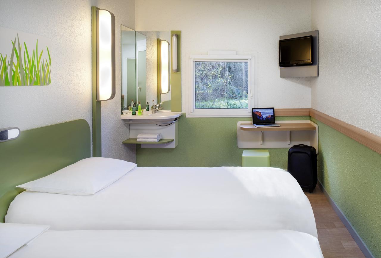 Hotel Ibis Budget Vichy Bellerive sur Allier Bagian luar foto
