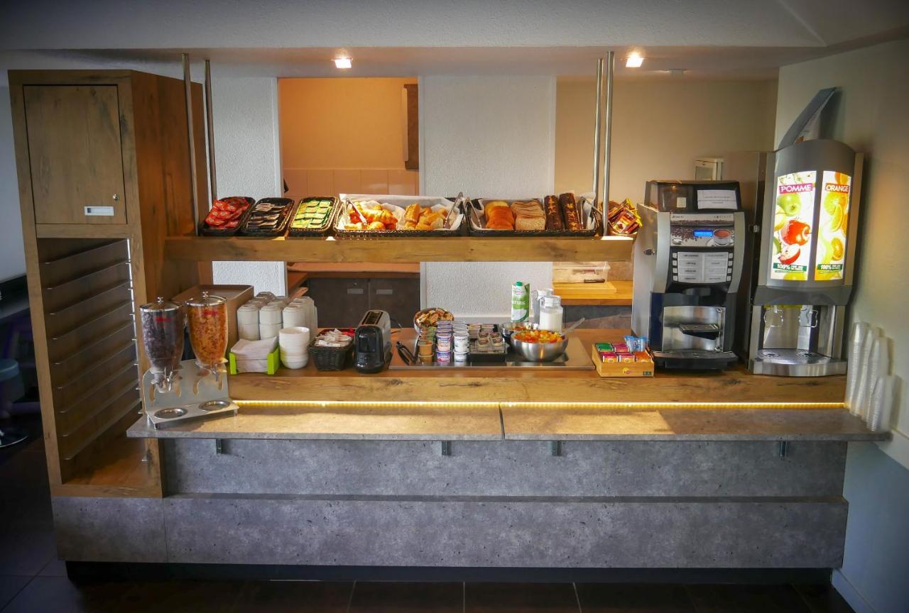 Hotel Ibis Budget Vichy Bellerive sur Allier Bagian luar foto