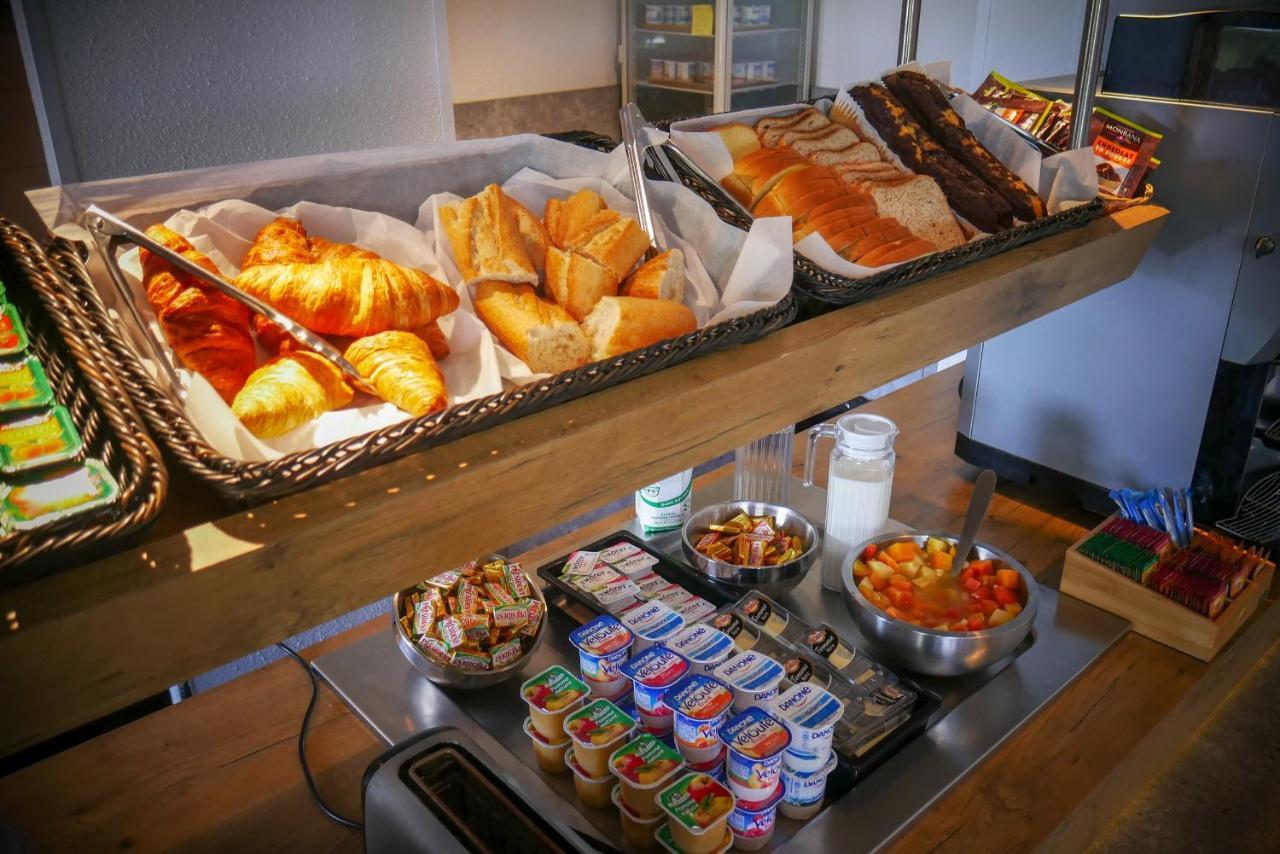 Hotel Ibis Budget Vichy Bellerive sur Allier Bagian luar foto