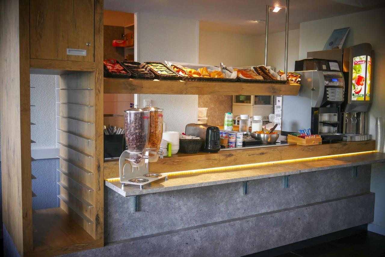 Hotel Ibis Budget Vichy Bellerive sur Allier Bagian luar foto